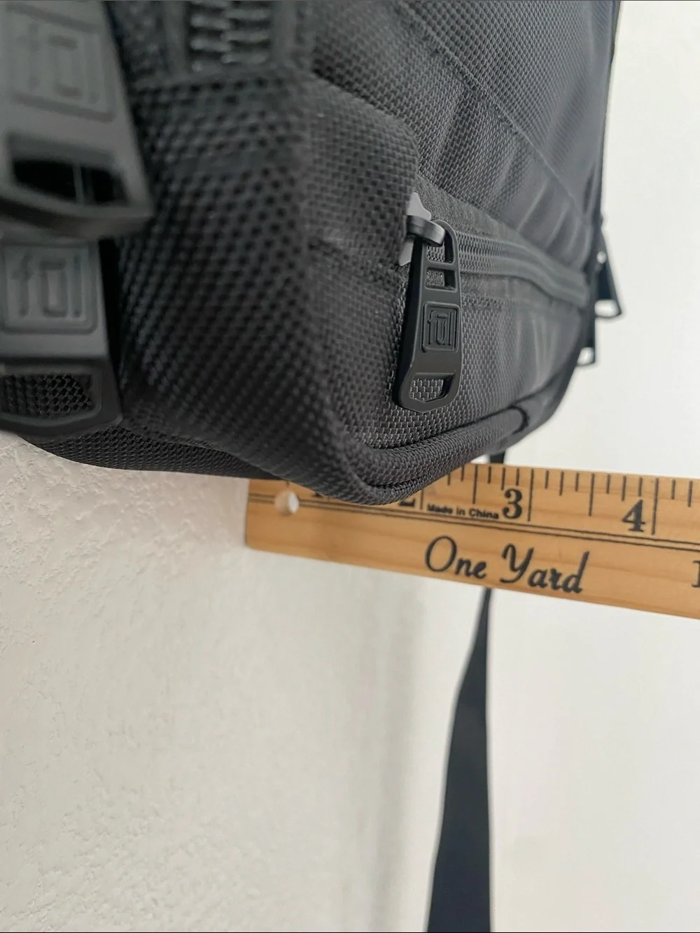 FUL Black Men's Crossbody Shoulder Bag 12” x 9” x 3.5” (expanded) NWOT